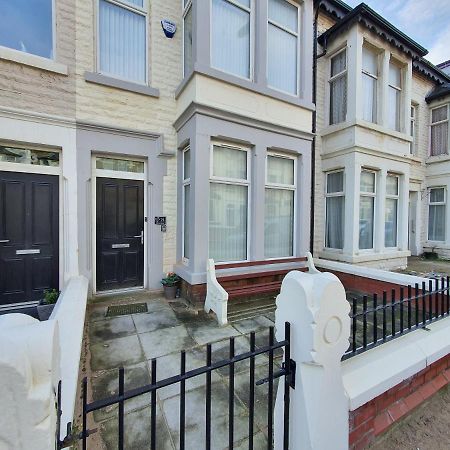 Villa Dysa Crystal House Blackpool Exterior foto