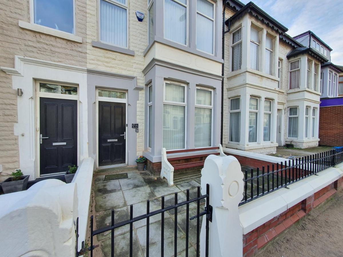 Villa Dysa Crystal House Blackpool Exterior foto